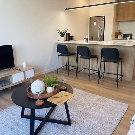 Modern Central Living Крайстчёрч Экстерьер фото